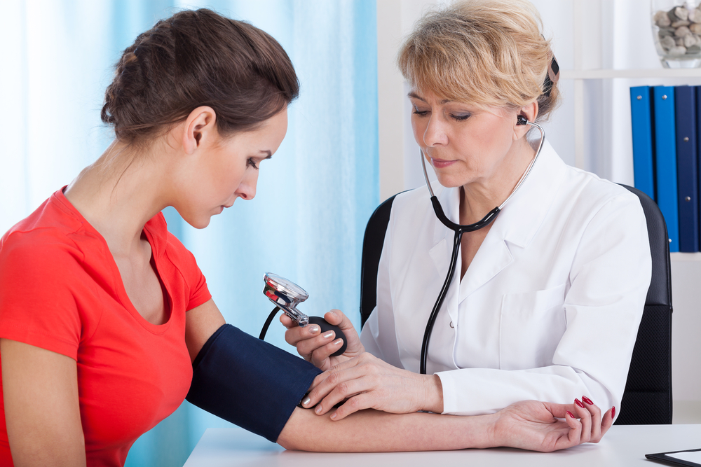 merenje krvnog pritiska kod lekara