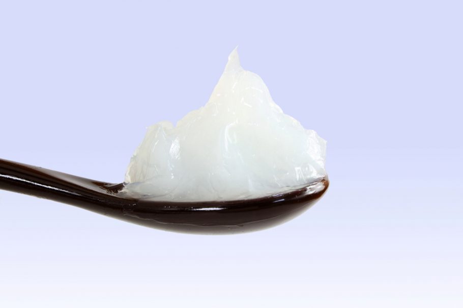vazelin-zaštita zakožu- sprečava sušenje i pucanje kože