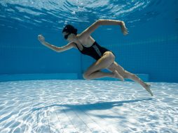 vežbe u bazenu- fitnes u bazenu- hodanje u vodi
