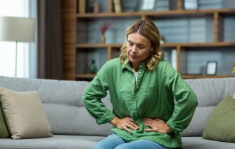 10 prirodnih trikova protiv nadimanja i drugih digestivnih problema u menopauzi