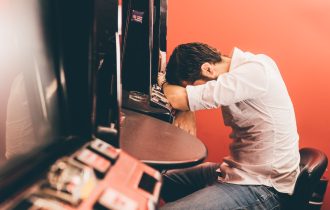 Kompulzivno kockanje je teška bolest zavisnosti: Ima li prestanka bez stručne pomoći